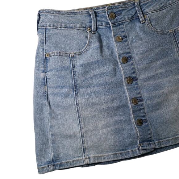 American Eagle Denim Mini Skirt Button Front Light Wash Casual Womens Size 6 - Picture 5 of 13